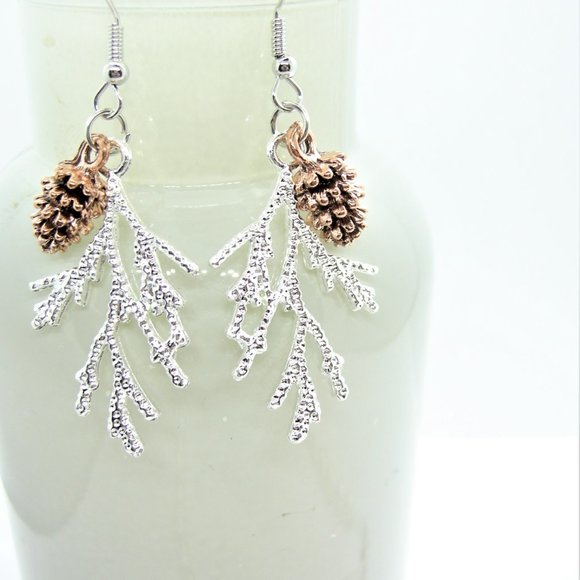 Natural Pearl Necklace and Woodland Earrings Set Wedding Jewelry for Bride - Picture 9 of 12